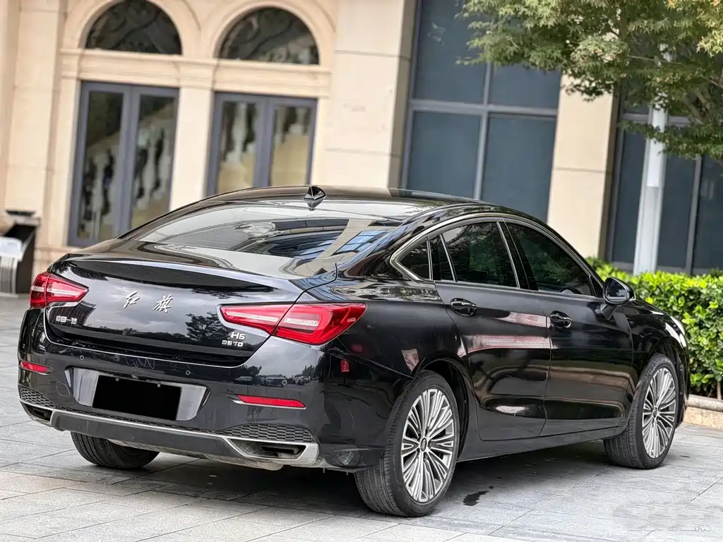 Hongqi Hongqi H5 — миниатюра 9