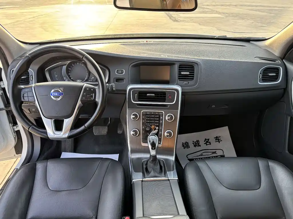 Volvo V60 — миниатюра 10
