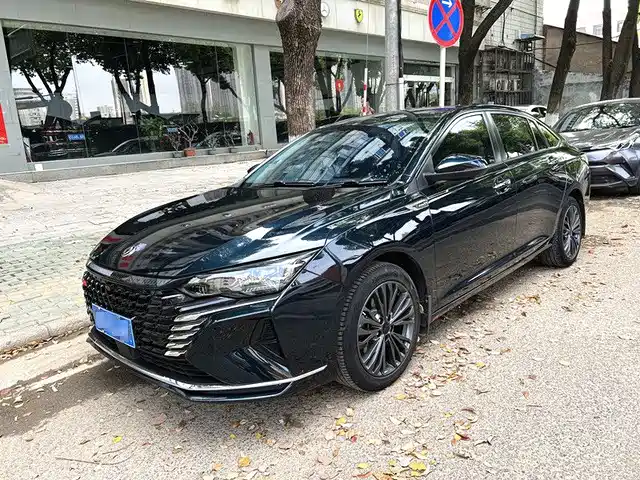 DONGFENG YI HYUN MAX