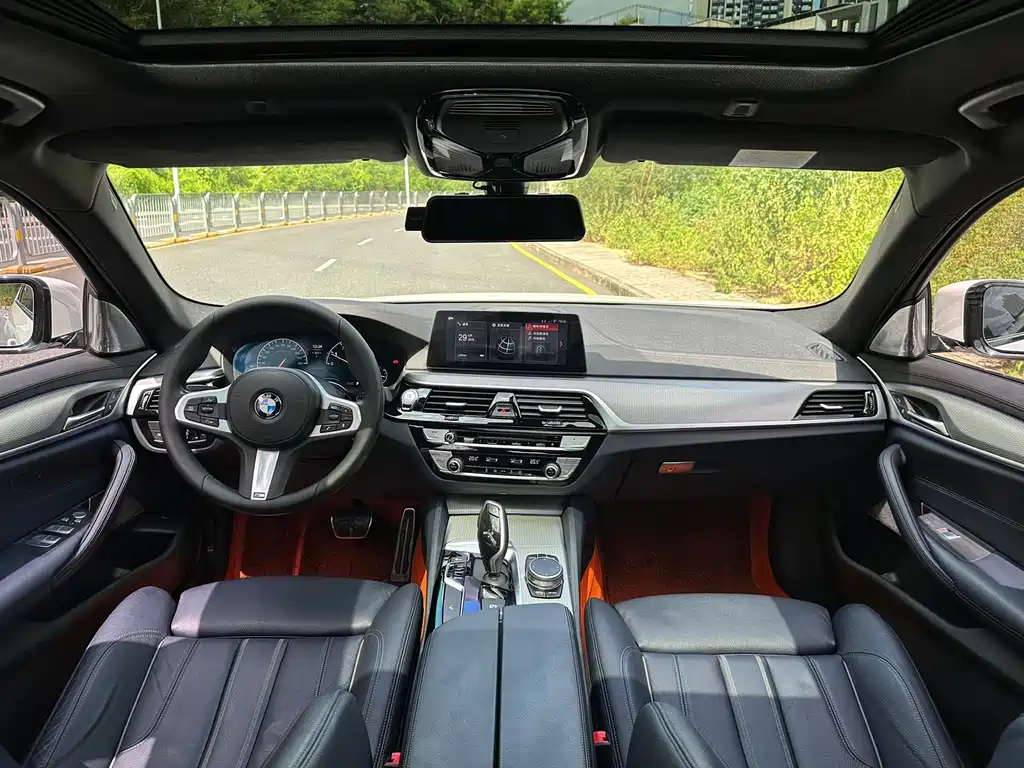 BMW 5 Series (Import) — миниатюра 11