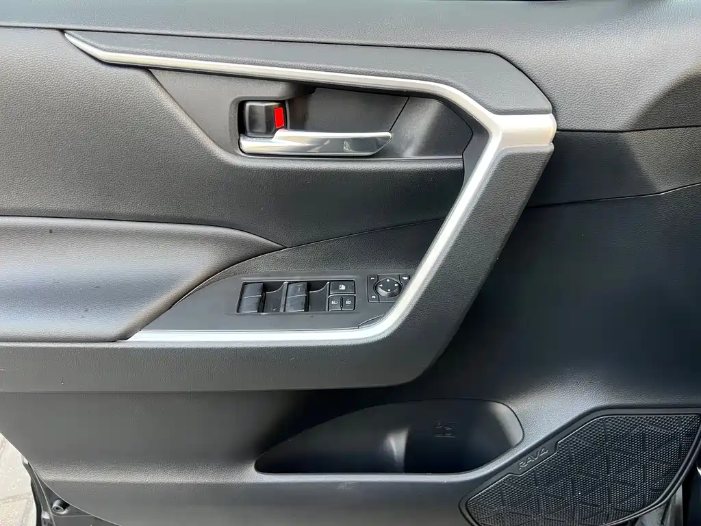 TOYOTA RAV4 RONGFANG DUAL ENGINE E+