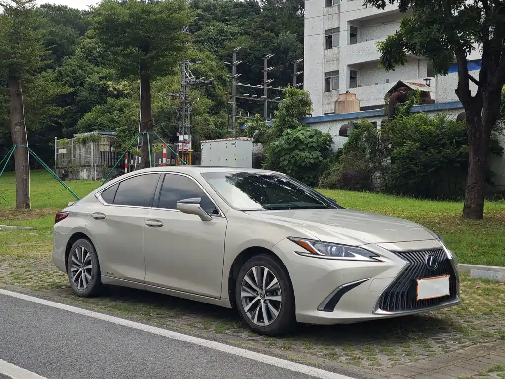 Lexus ES — миниатюра 3