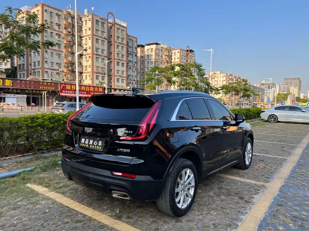 CADILLAC XT4