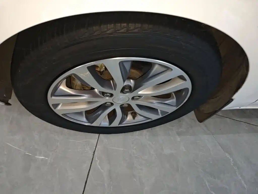 Buick Excelle — миниатюра 23