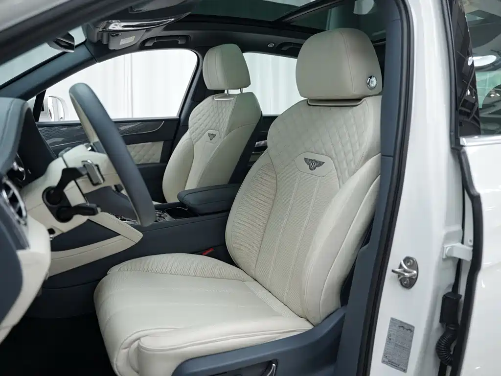 Bentley Bentayga — миниатюра 9