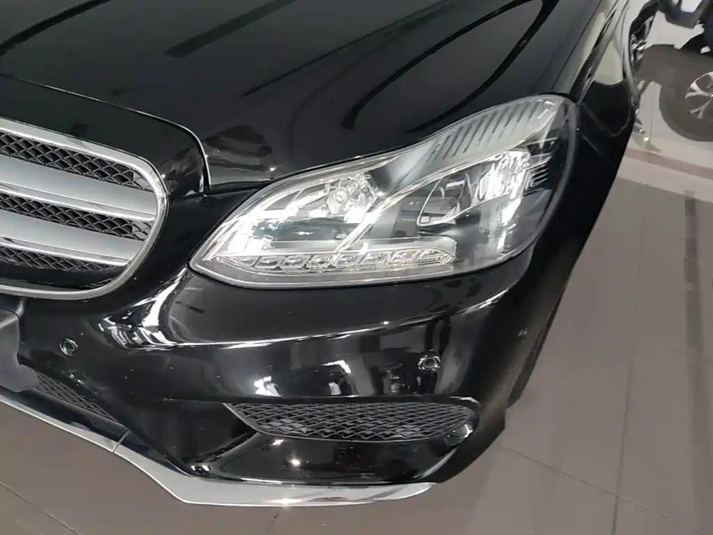 Mercedes-Benz E-Class — миниатюра 24