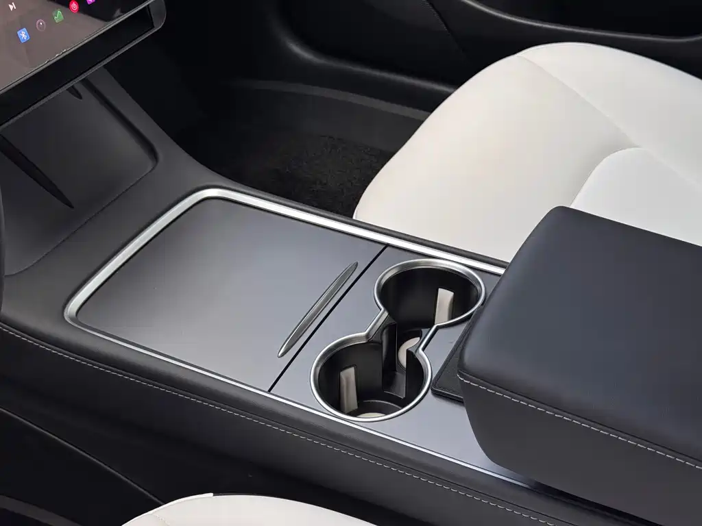 Tesla Model 3 — миниатюра 13