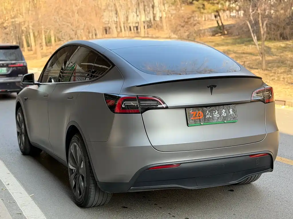TESLA MODEL Y