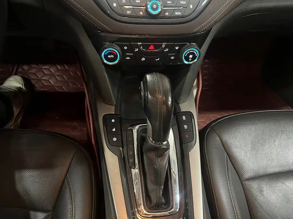 Chevrolet Malibu — миниатюра 12