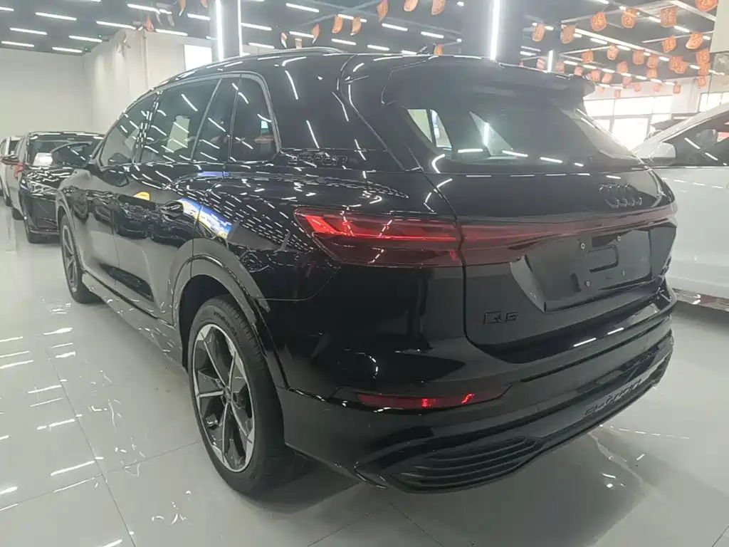 Audi Q5 e-tron — миниатюра 5