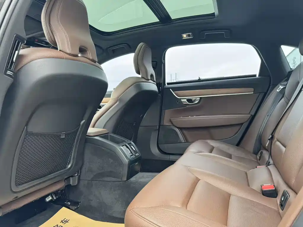 Volvo S90 — миниатюра 6