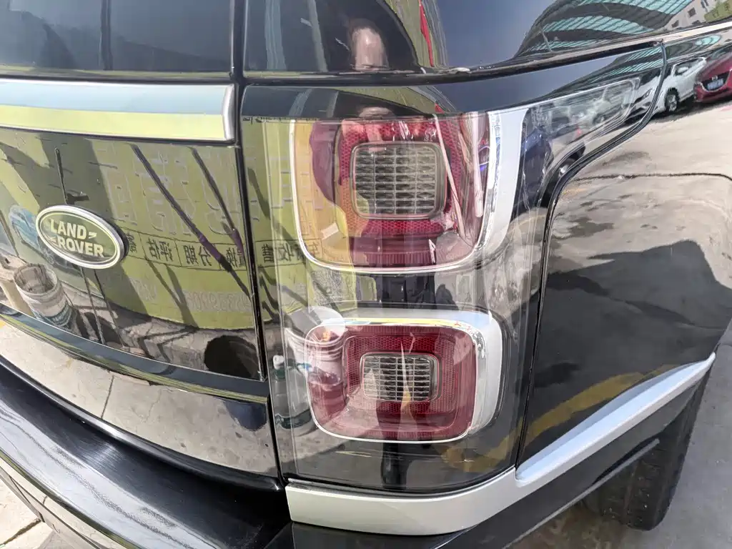 Land Rover Range Rover — миниатюра 18