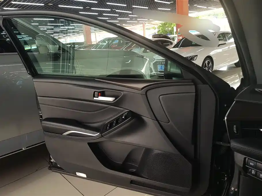 Toyota Avalon 2022 2.0L Luxury