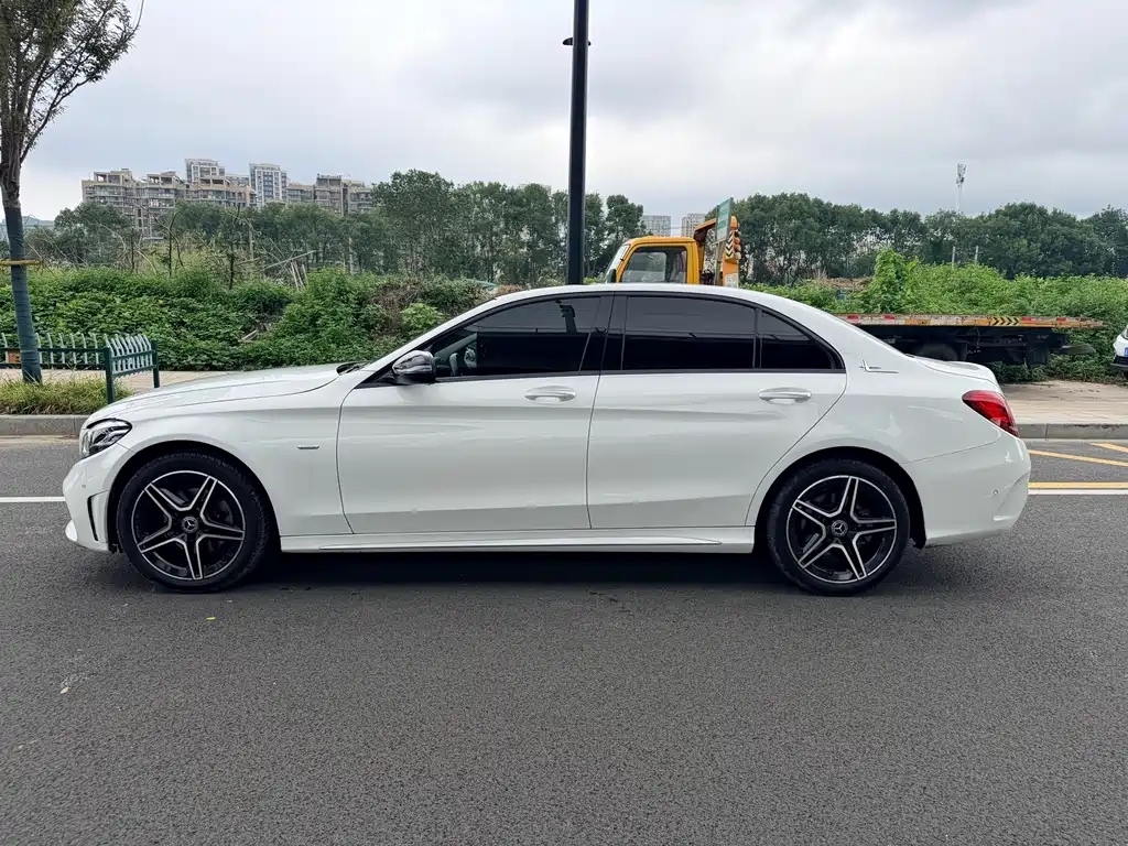 Mercedes-Benz C-Class — миниатюра 3