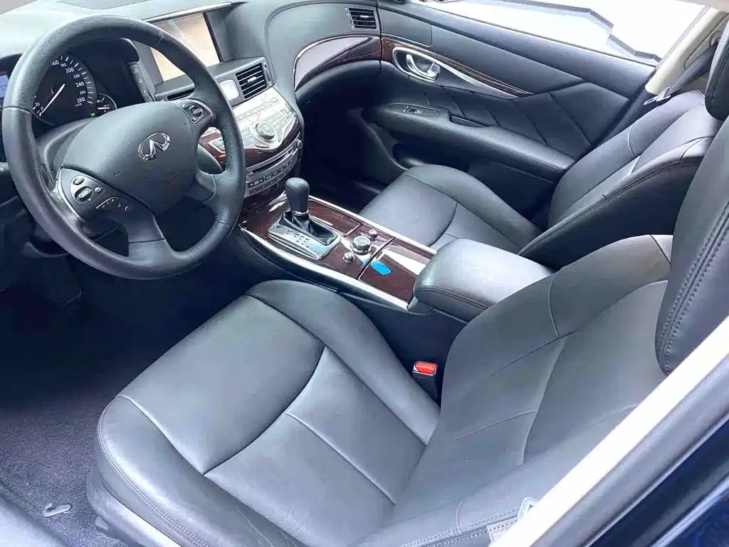 Infiniti Q70 2017 Q70L 2.5L Enjoy