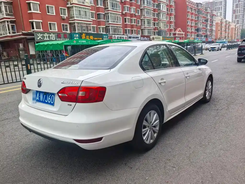 Volkswagen Sagitar 2014 1.4TSI AT Luxury