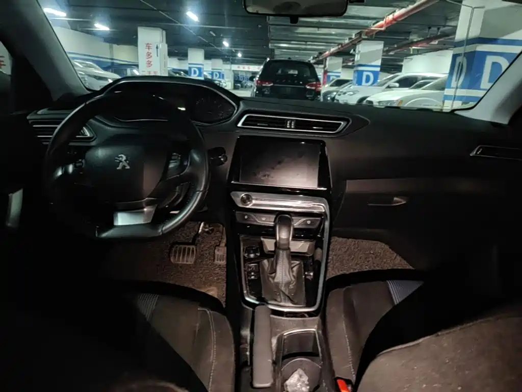 Peugeot 308 — миниатюра 5
