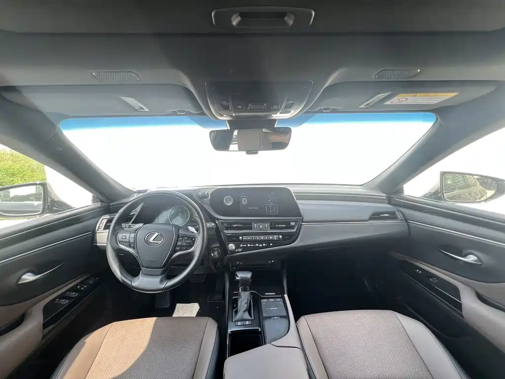 Lexus ES — миниатюра 8