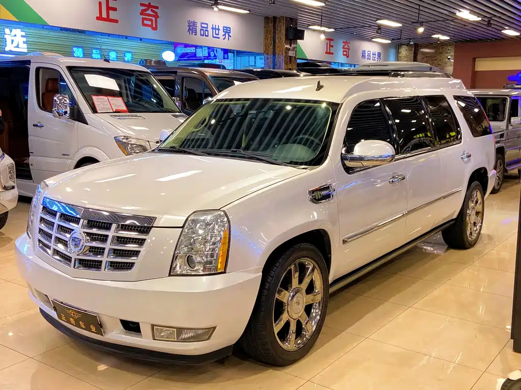 Cadillac Escalade — миниатюра 3