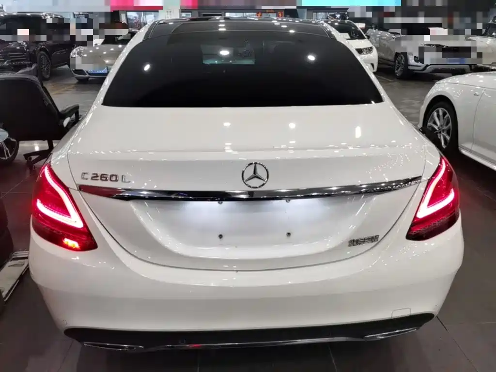 Mercedes-Benz C-Class — миниатюра 6