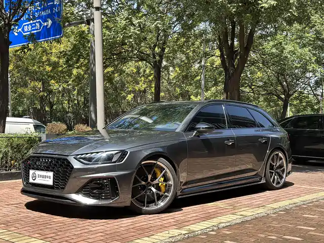 AUDI  RS 4 2022