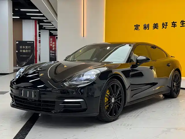 PORSCHE PANAMERA 2018