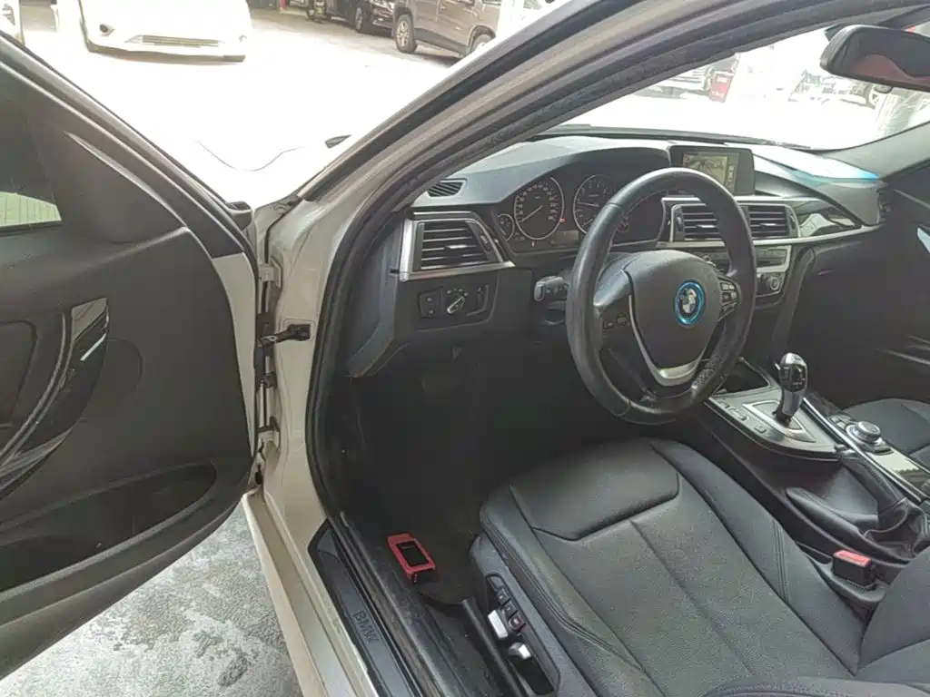 BMW 3 Series — миниатюра 16