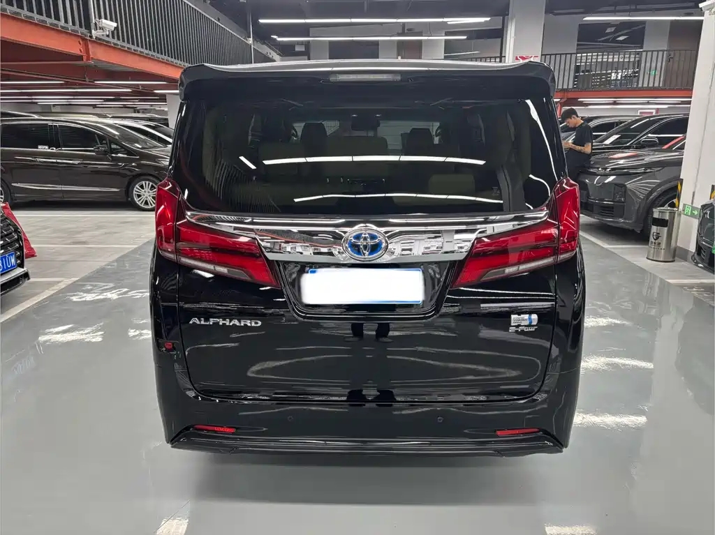 Toyota Alphard — миниатюра 16