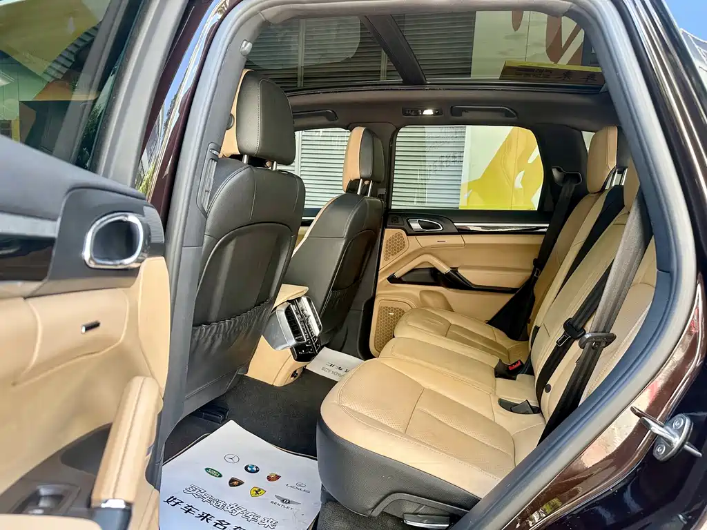Porsche Cayenne 2014 Cayenne Platinum Edition 3.0T