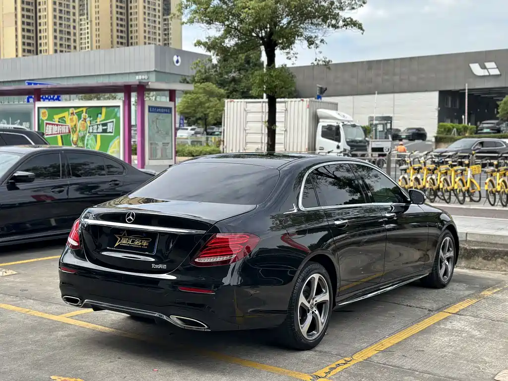 MERCEDES-BENZ E CLASS