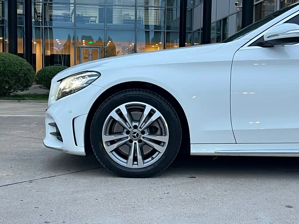 Mercedes-Benz C-Class — миниатюра 4