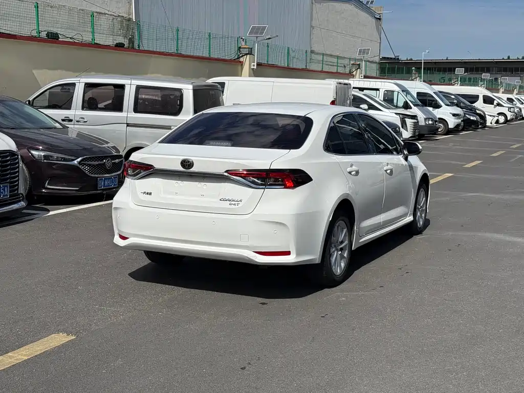 Toyota Corolla — миниатюра 10