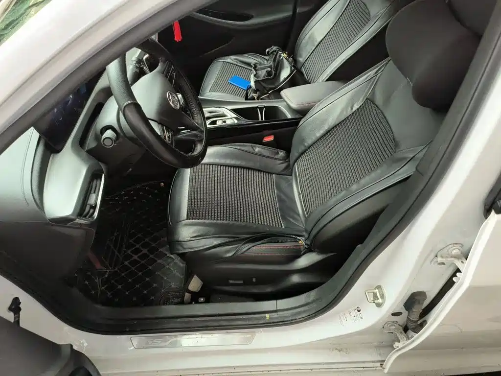 Buick Verano — миниатюра 11