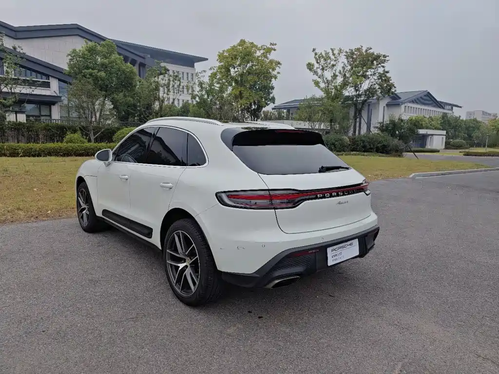 Porsche Macan — миниатюра 3
