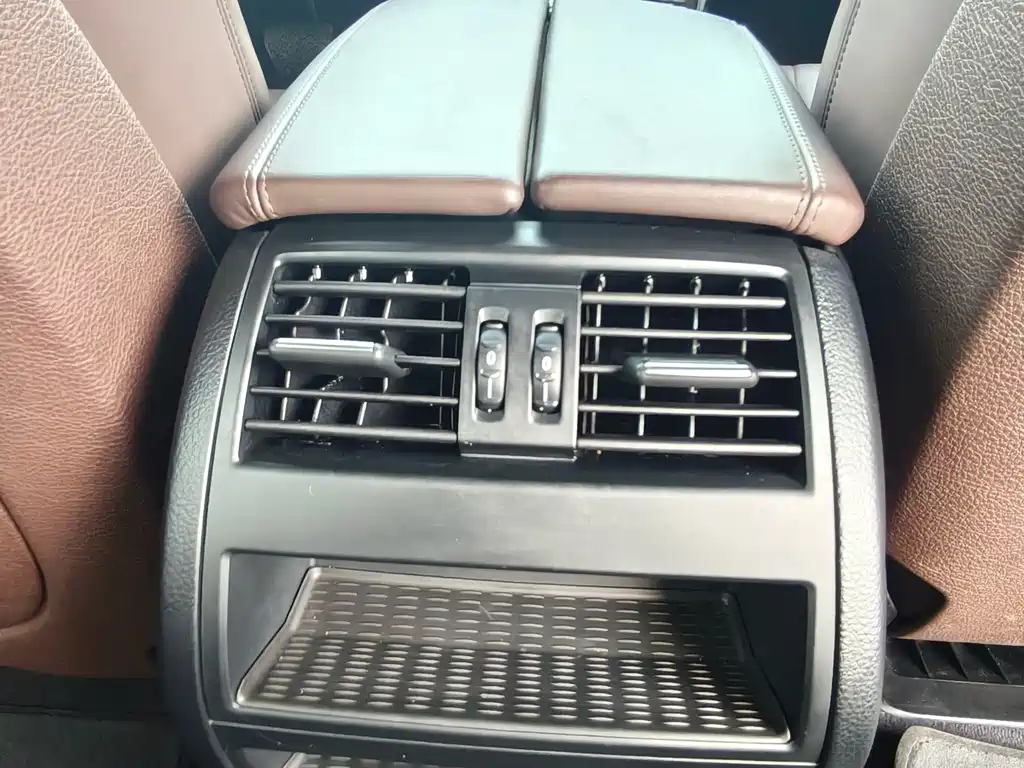 BMW 5 Series — миниатюра 21