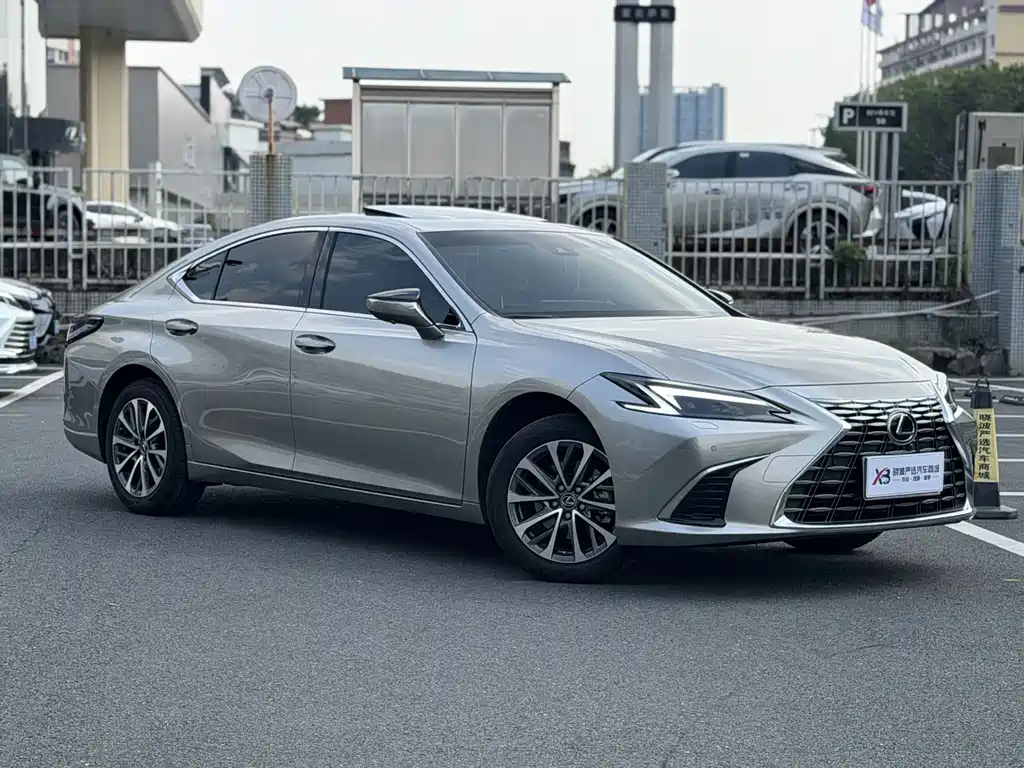 Lexus ES — миниатюра 5