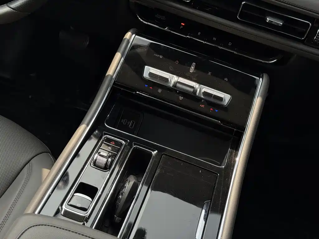 Lincoln Aviator — миниатюра 26