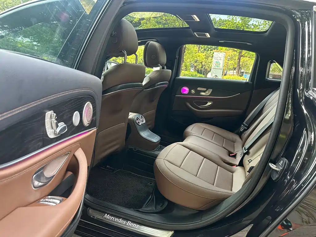 Mercedes-Benz E-Class — миниатюра 11