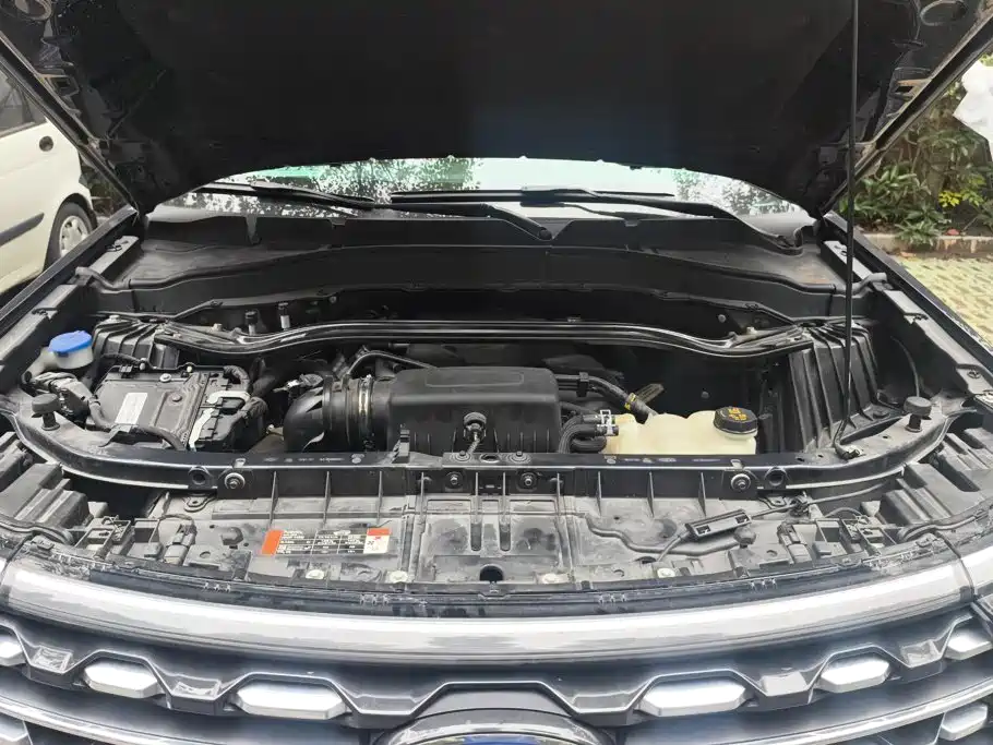 Ford Explorer — миниатюра 10