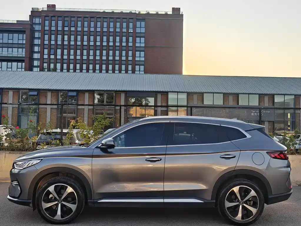 BYD PLUS New Energy — миниатюра 6