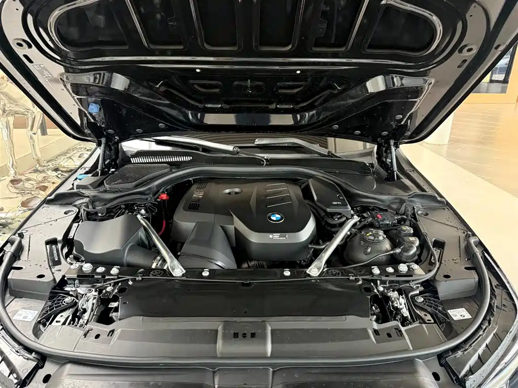 BMW 5 Series — миниатюра 14