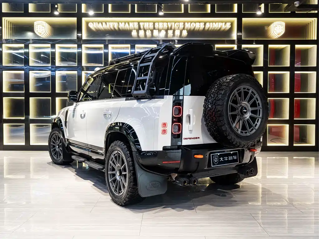 Land Rover Defender 2023 — фото 4