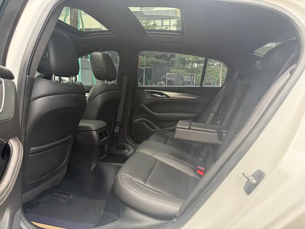 Cadillac CT5 — миниатюра 7