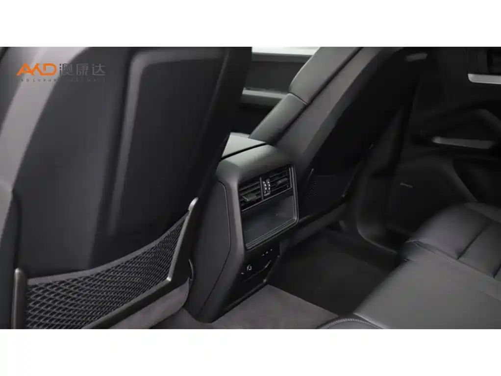 Porsche Cayenne — миниатюра 9