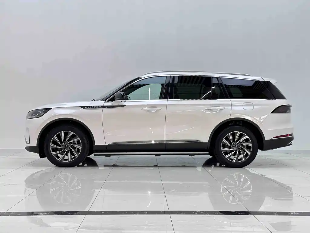 Lincoln Aviator — миниатюра 4
