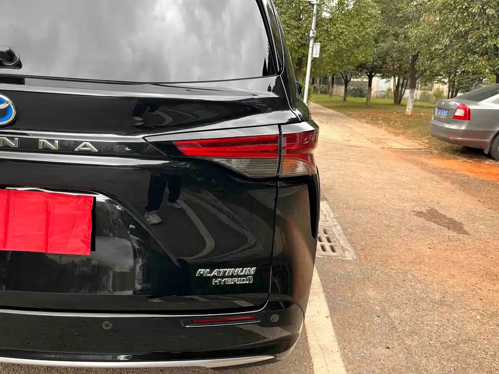 Toyota Sienna — миниатюра 12