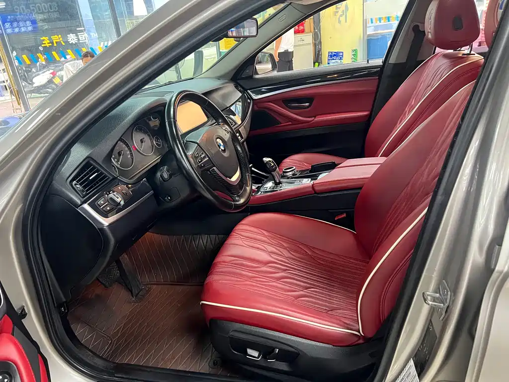 BMW 5 Series — миниатюра 4