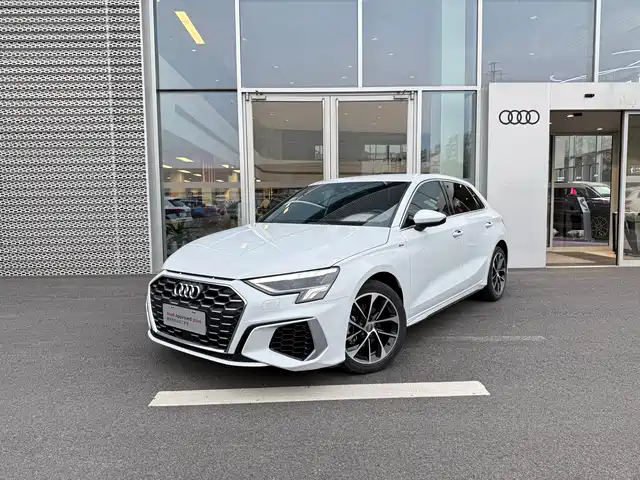 AUDI  A3