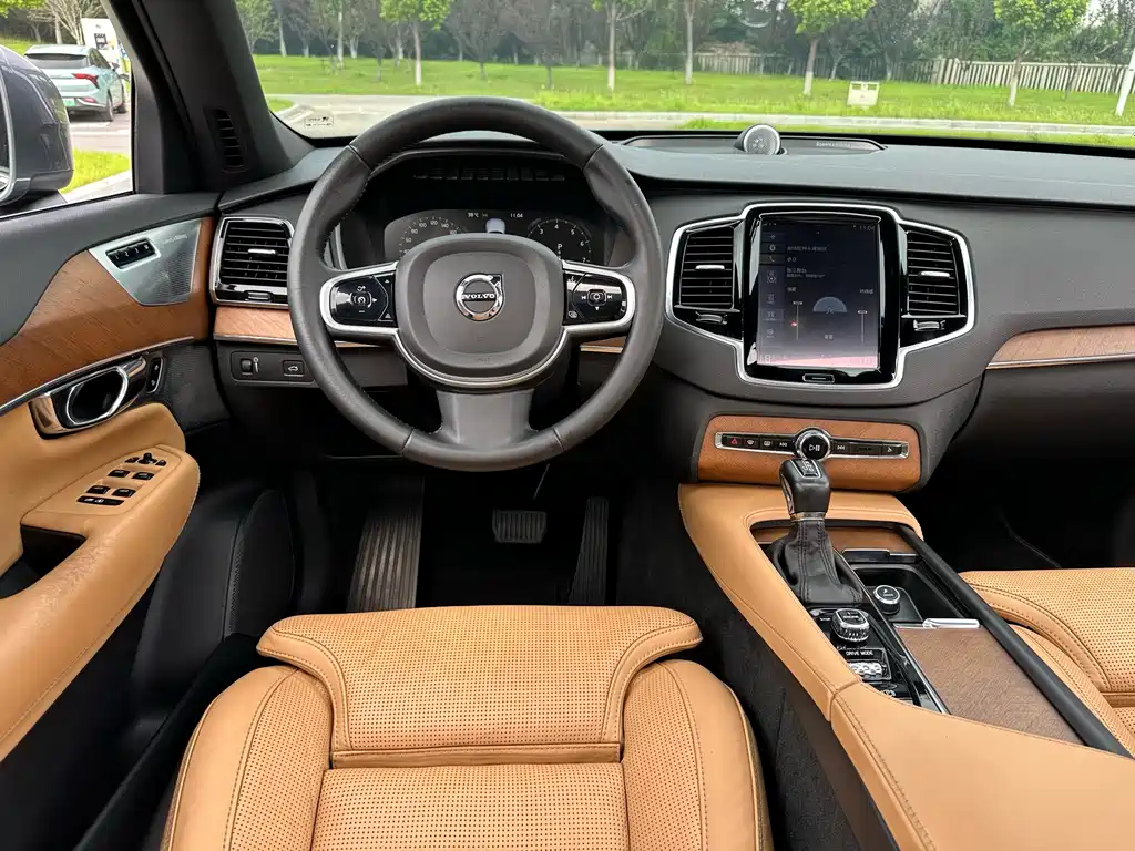 Volvo XC90 — миниатюра 12