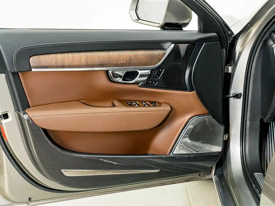 Volvo S90 — миниатюра 16
